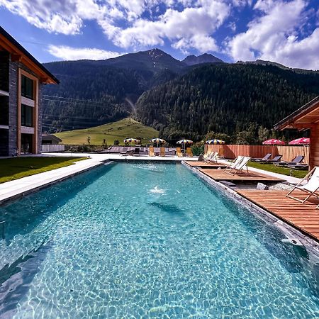 Hotel Traube Pettneu am Arlberg Exteriör bild