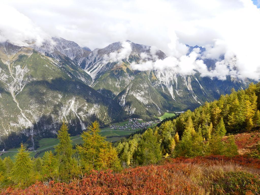 Hotel Traube Pettneu am Arlberg Exteriör bild