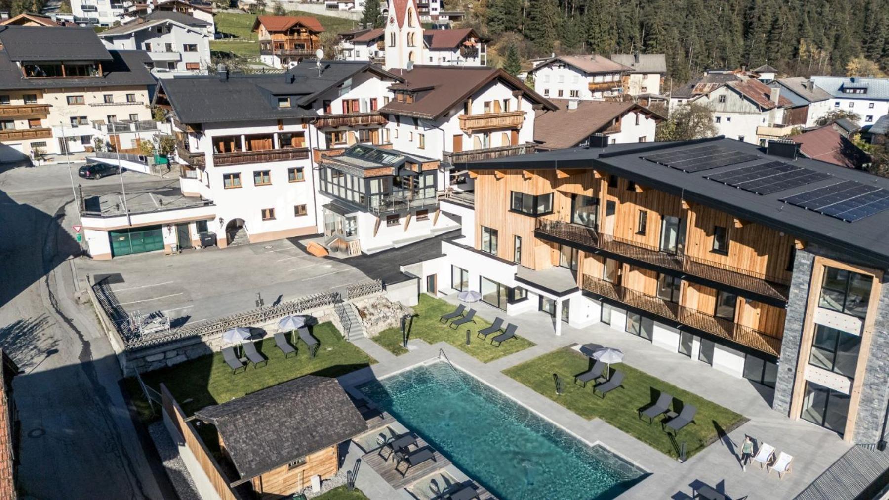 Hotel Traube Pettneu am Arlberg Exteriör bild