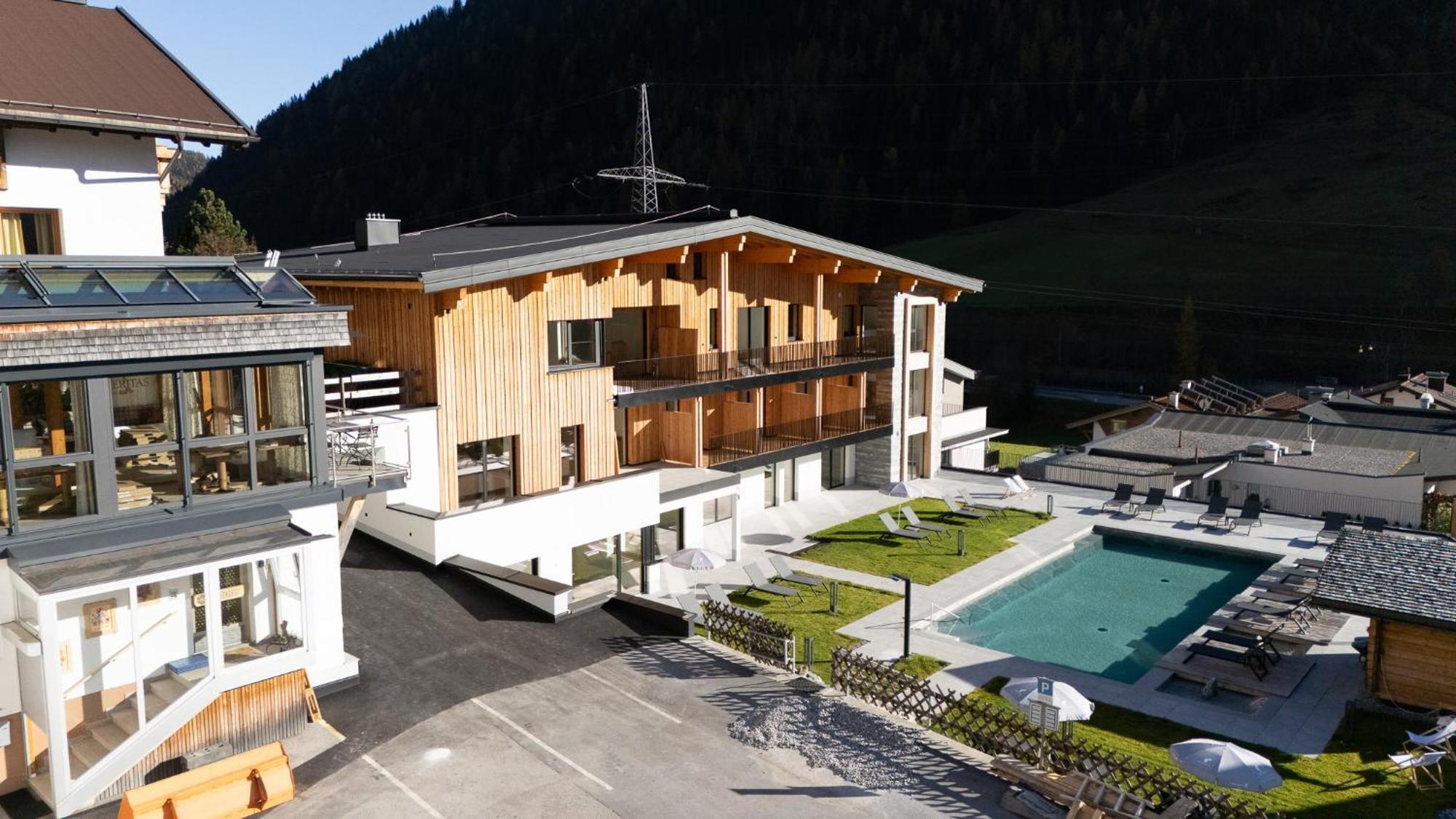 Hotel Traube Pettneu am Arlberg Exteriör bild