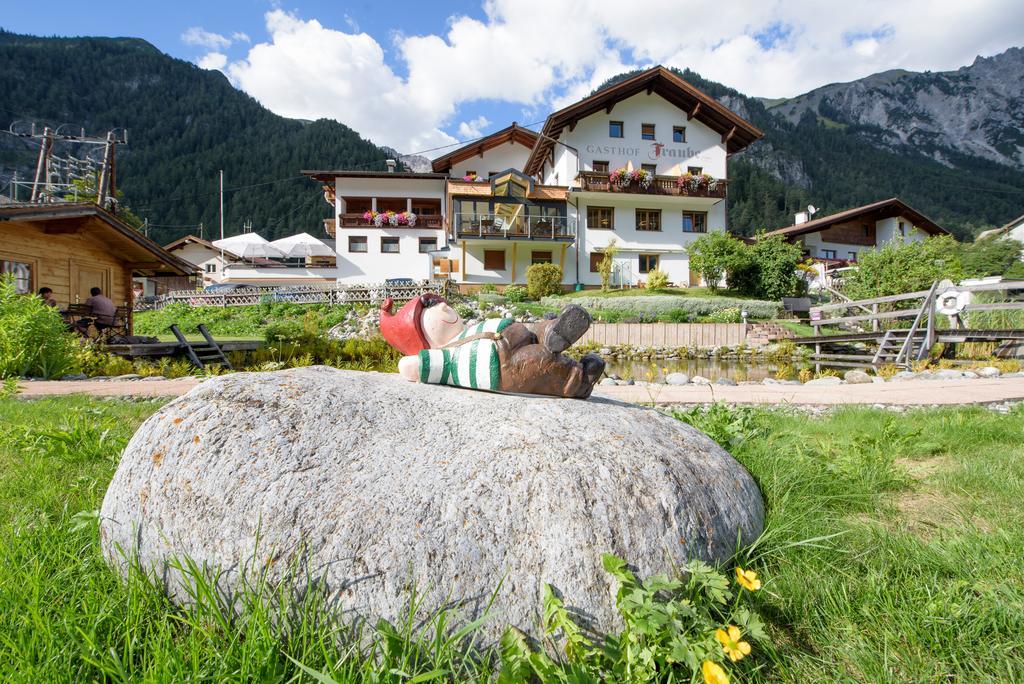 Hotel Traube Pettneu am Arlberg Exteriör bild