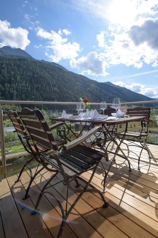 Hotel Traube Pettneu am Arlberg Exteriör bild