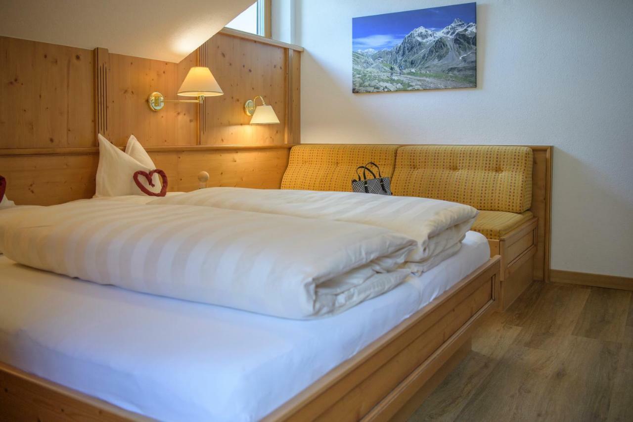 Hotel Traube Pettneu am Arlberg Exteriör bild